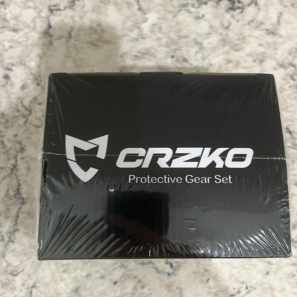 Protective Gear Set - Picture 4 of 12